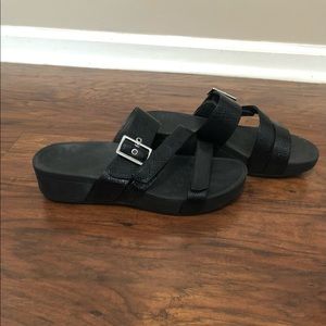 Vionic Black Sandals Size 9